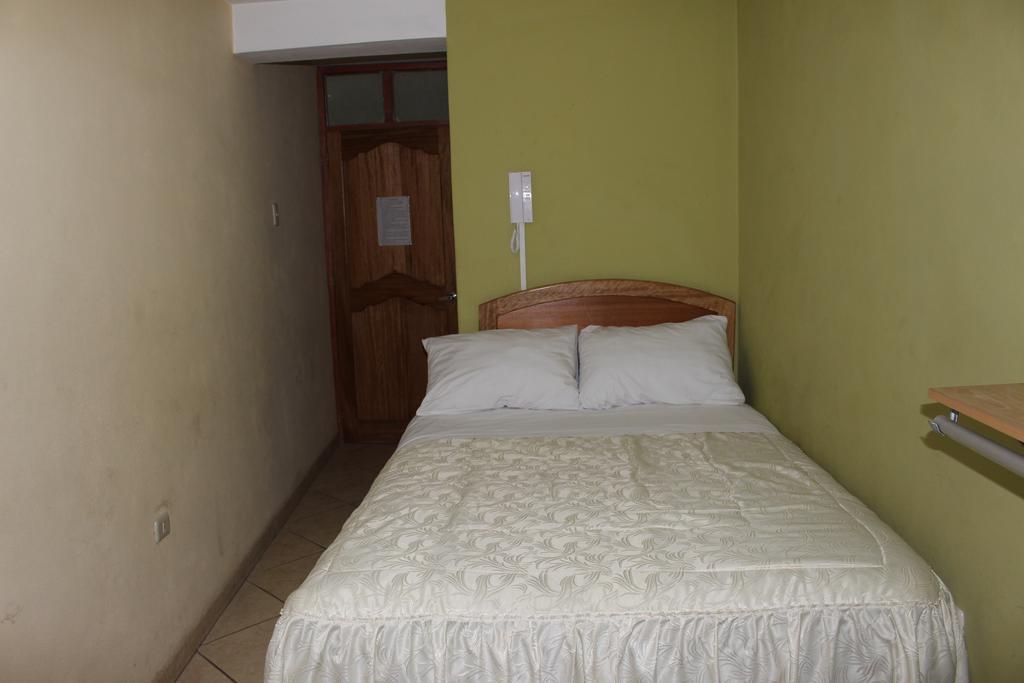 Posada De Percybal Lago Inn Puno Ngoại thất bức ảnh