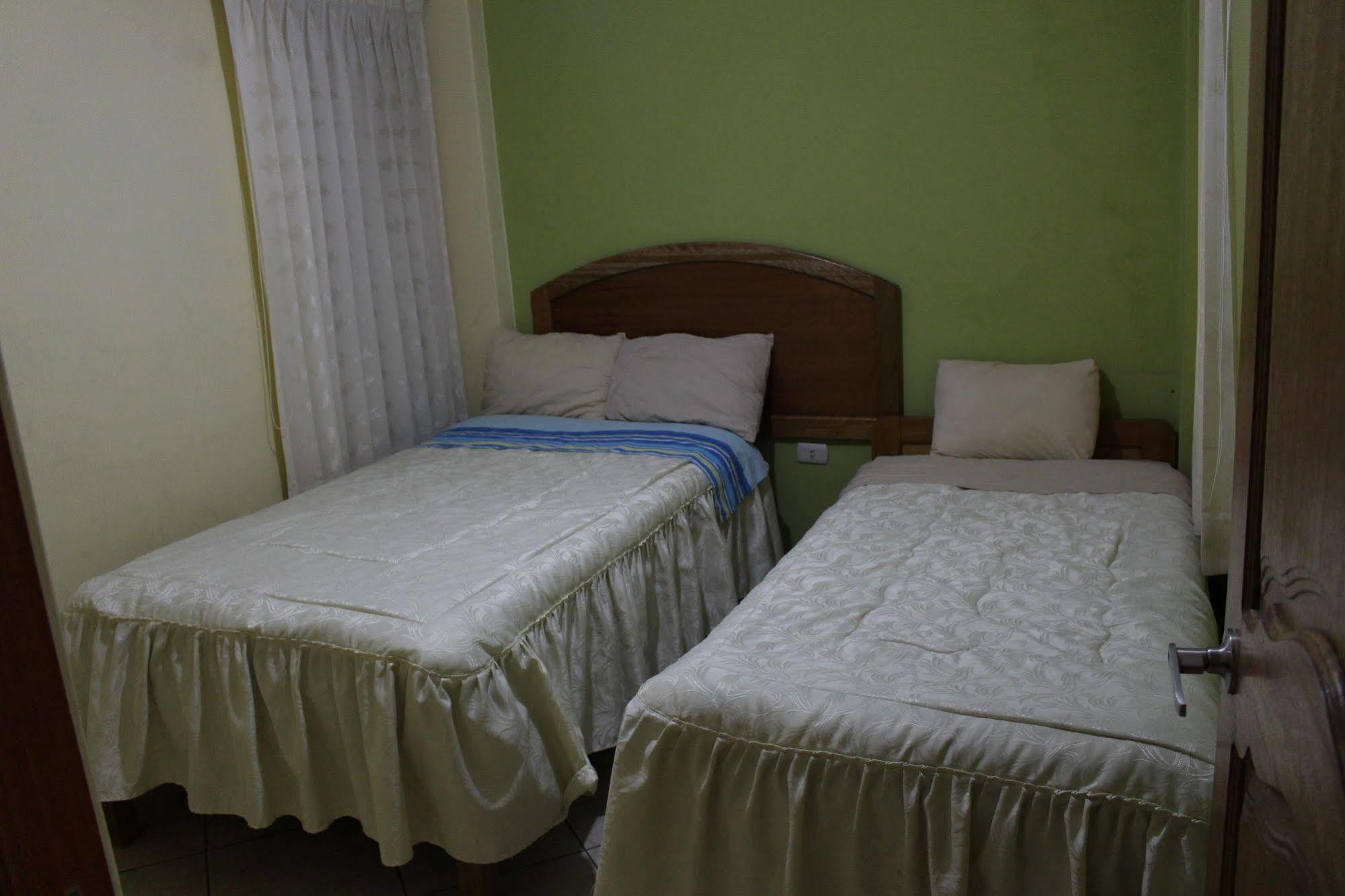 Posada De Percybal Lago Inn Puno Ngoại thất bức ảnh