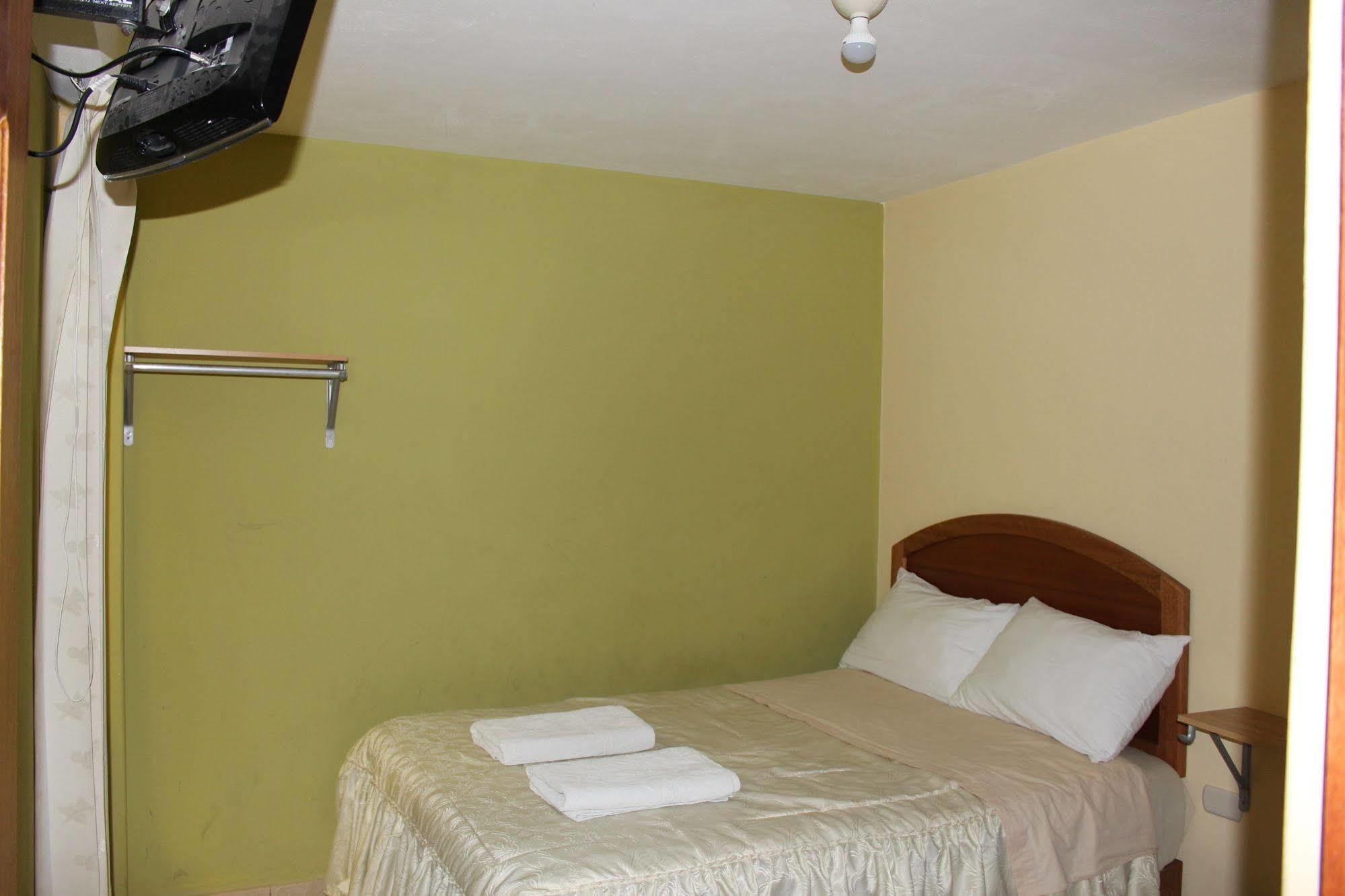 Posada De Percybal Lago Inn Puno Ngoại thất bức ảnh